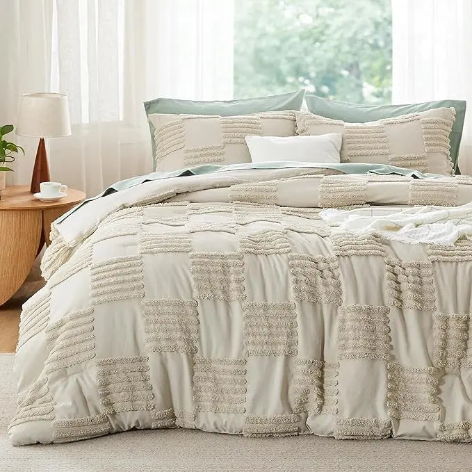Bohemian Quilted 3-Piece Bedding Set-1 Soft Breathable Comforter with 2 Matching Pillowcases
